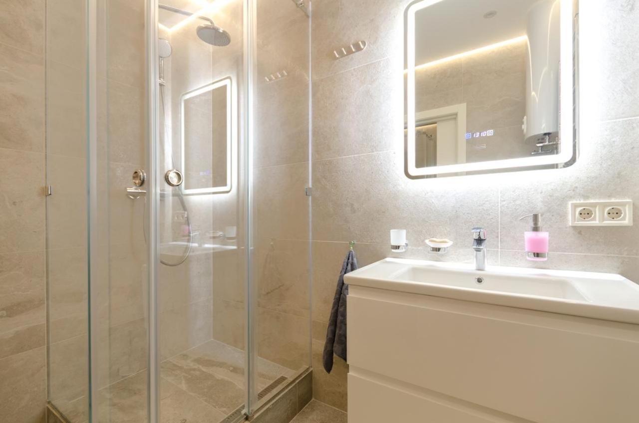 Mini-Smart 1 Apartment เคียฟ ภายนอก รูปภาพ